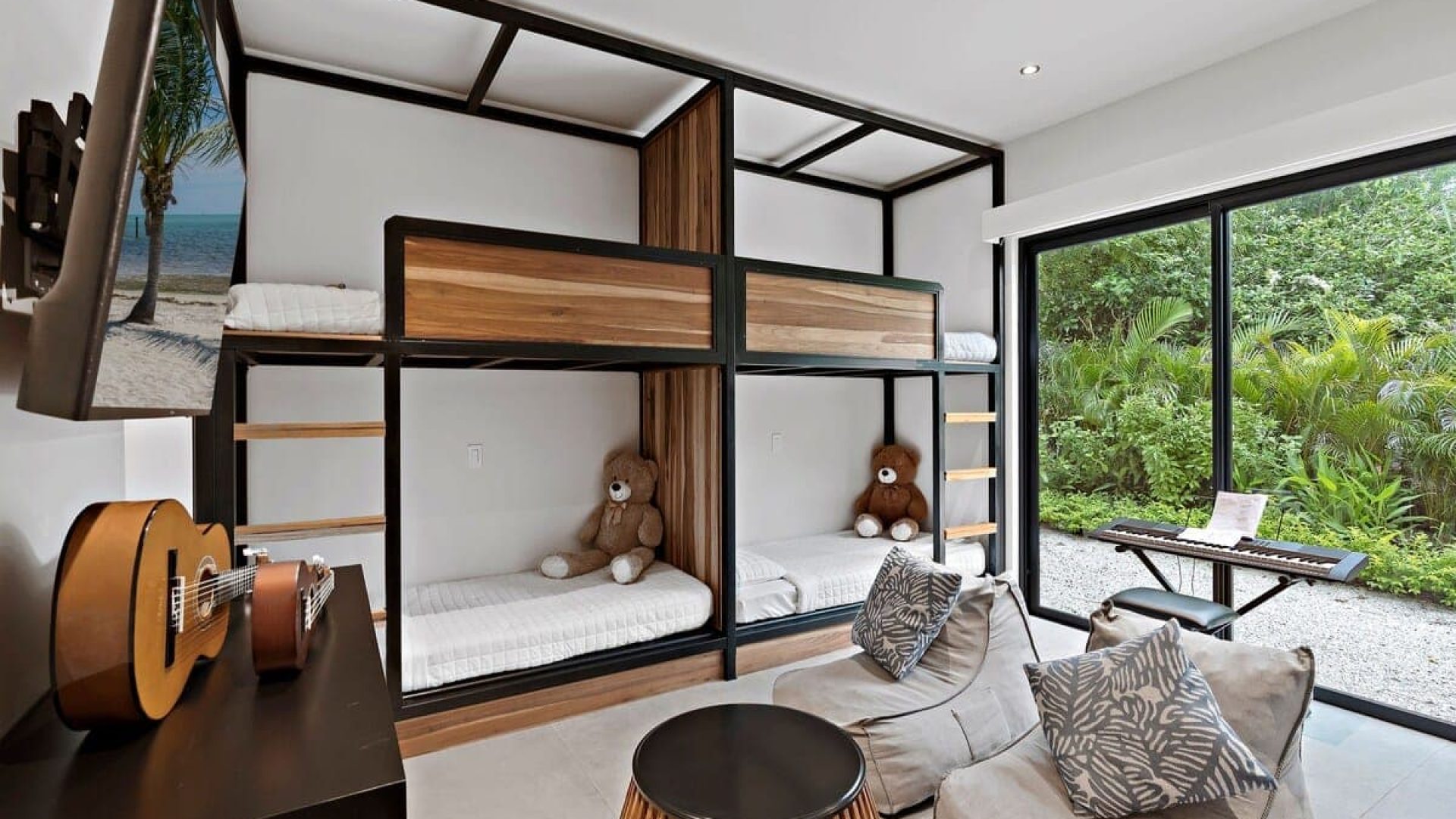 The third bedroom with twin bunk beds.