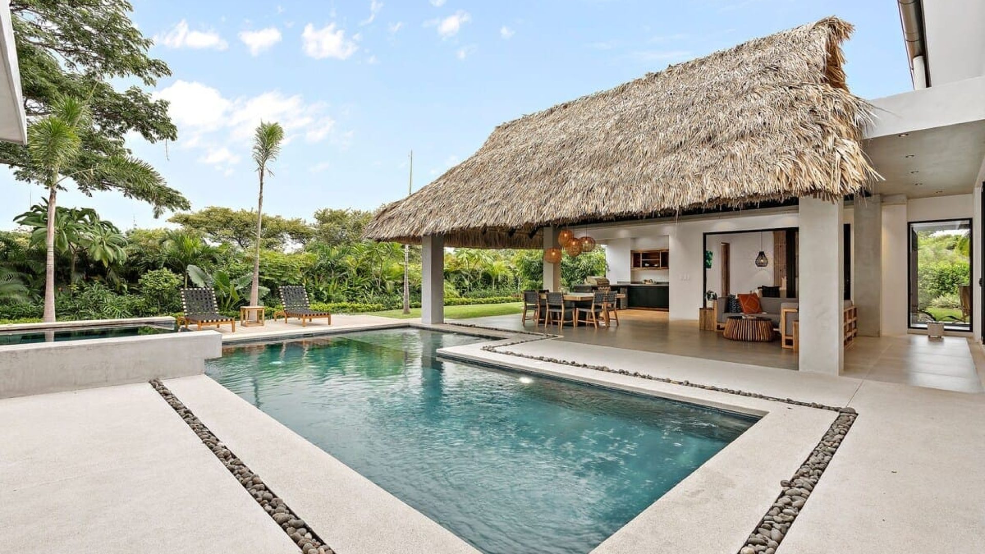 Pool and Jacuzzi area