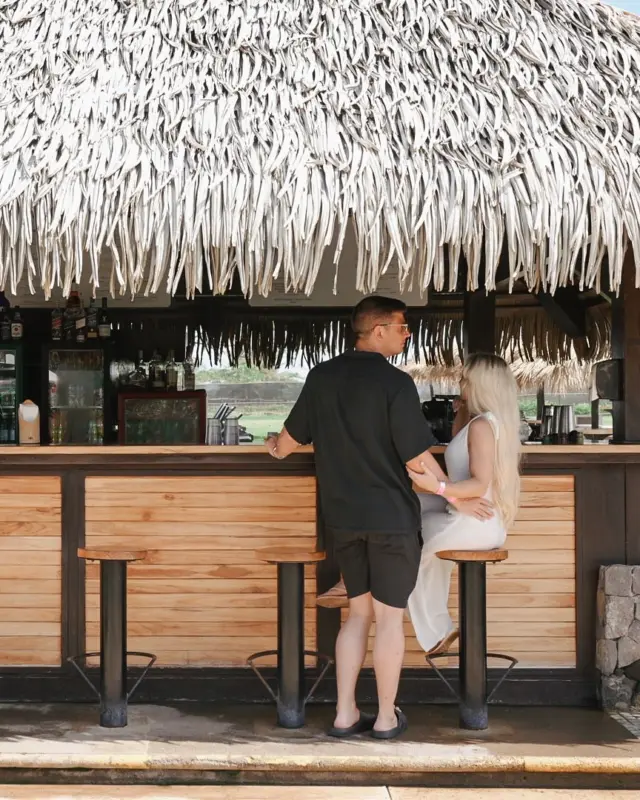 Pool, beach, and bites—repeat.
Sun-soaked, well-fed, and fully relaxed—Hacienda Pinilla Beach Club is where your out-of-office reply really kicks in. Enjoy exclusive access with you vacation rental!